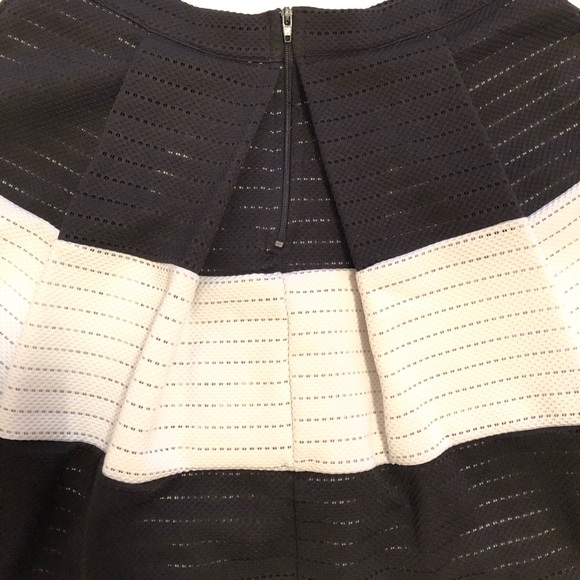 Skirt - Picture 2 of 3